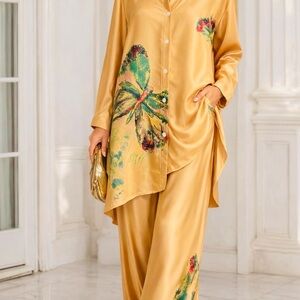 MARIPOSA Luxurious Gold Yellow Women's Set with Artistic Butterfly Design